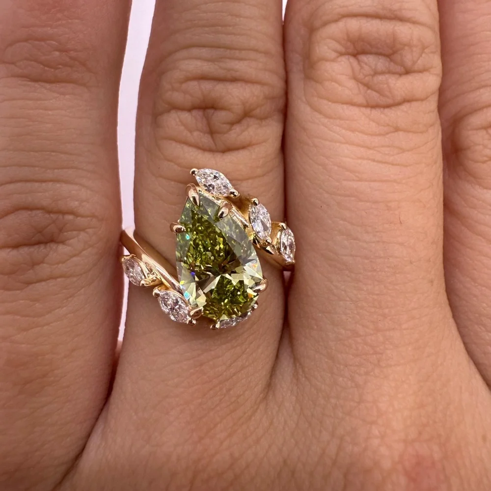 2.11 carat fancy vivid green VS2 pear diamond engagement ring leafy style - Picture 1 of 10
